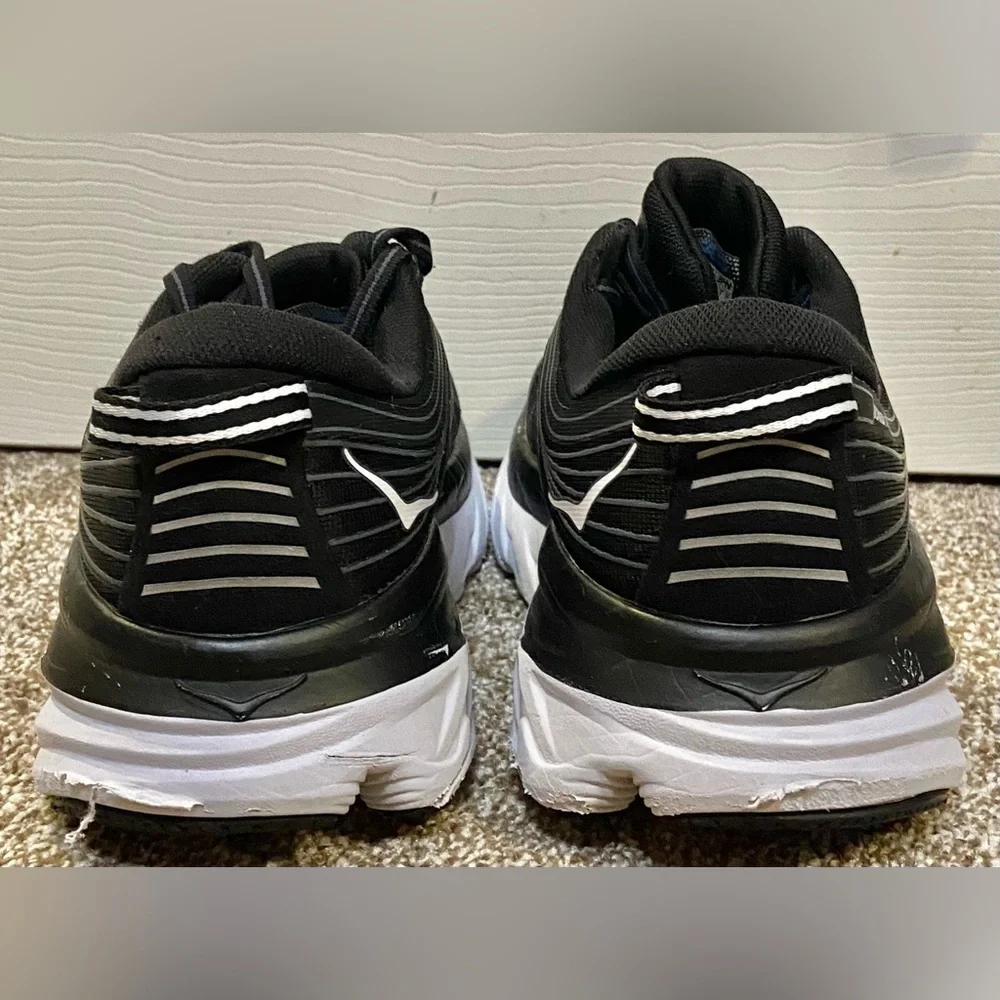Hoka One One Bondi 7 Black White - Size 10.5 -1110519-BWHT.  Missing Insoles